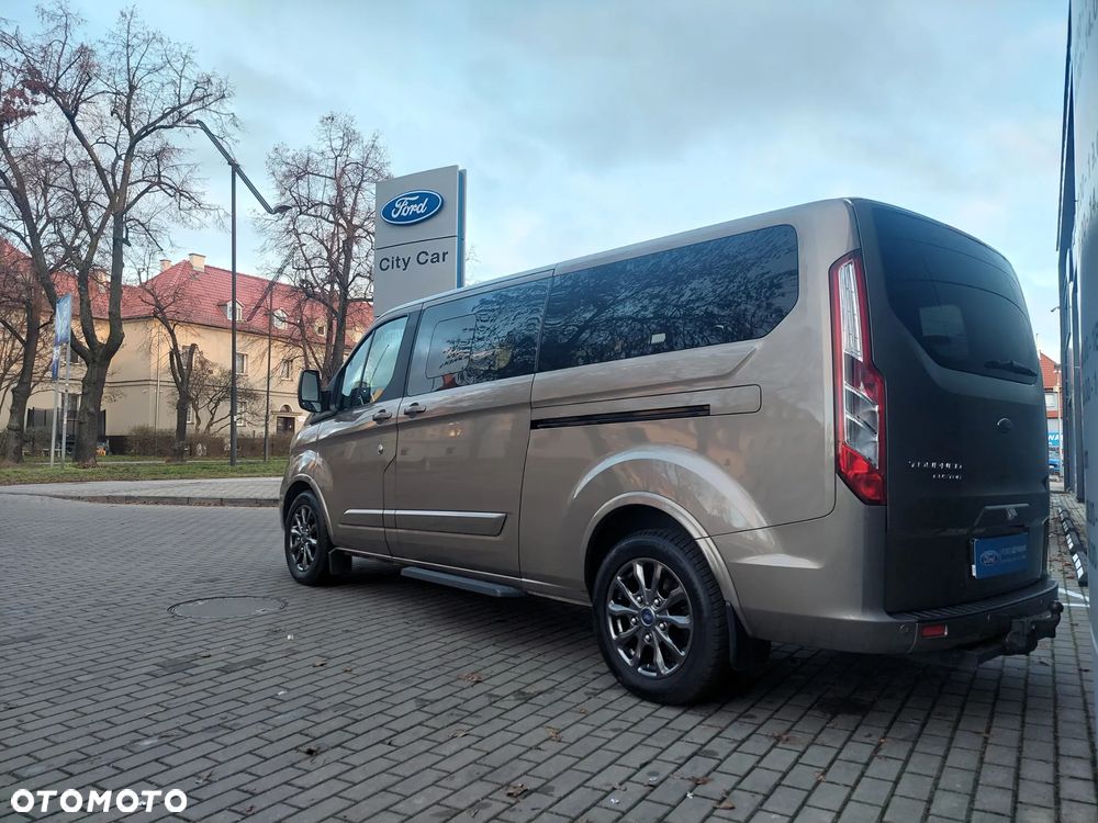 Ford Tourneo Custom - 23
