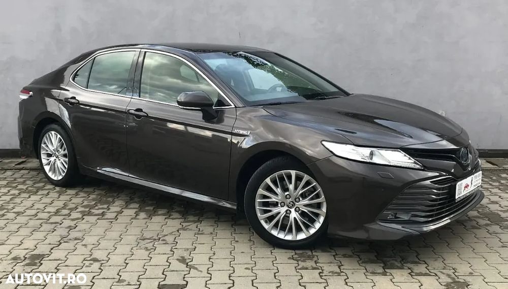 Toyota Camry 2.5 Hybrid Dynamic - 2