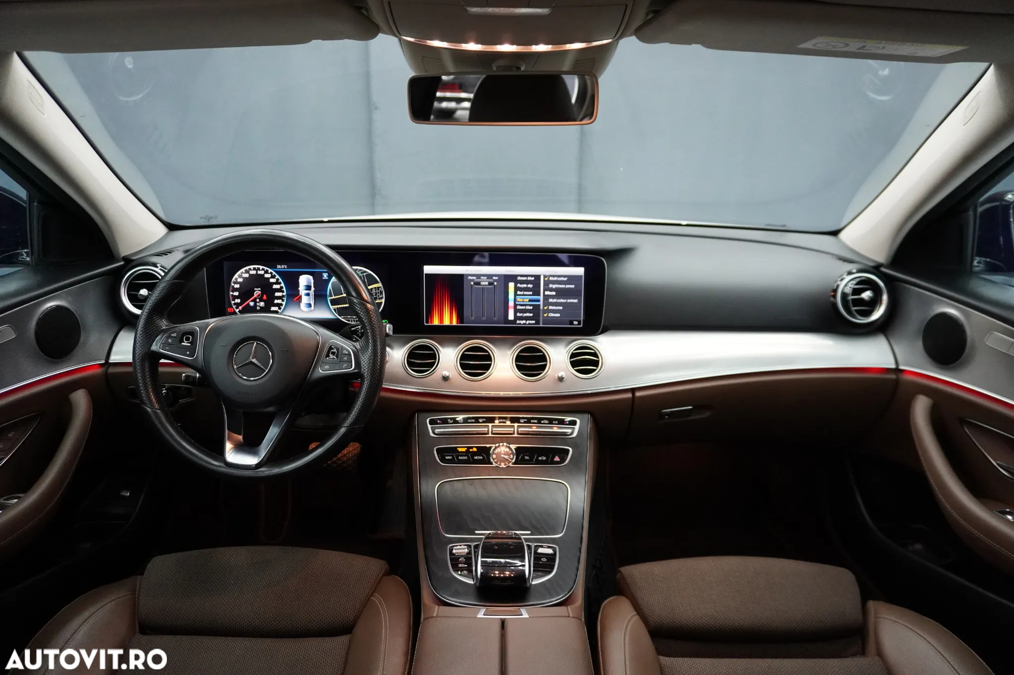Mercedes-Benz E 250 9G-TRONIC - 24