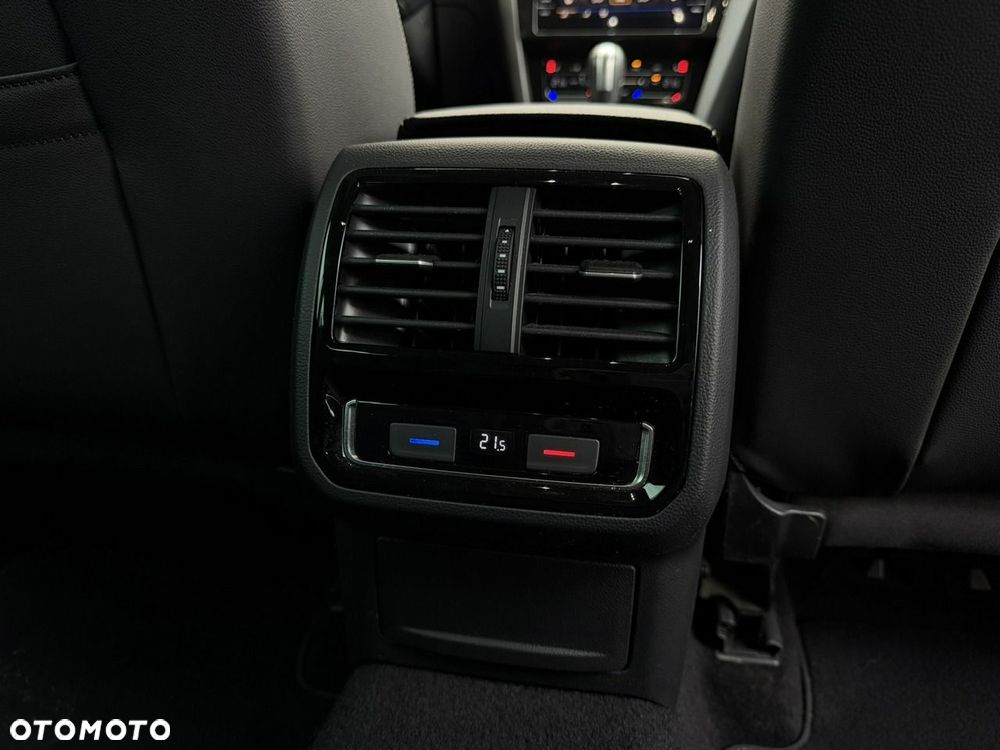 Volkswagen Passat - 29