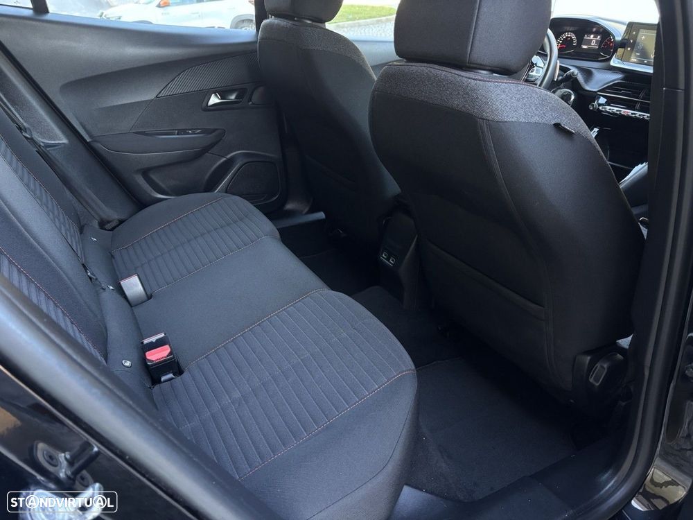 Peugeot 2008 1.2 PureTech Active Pack EAT8 - 15