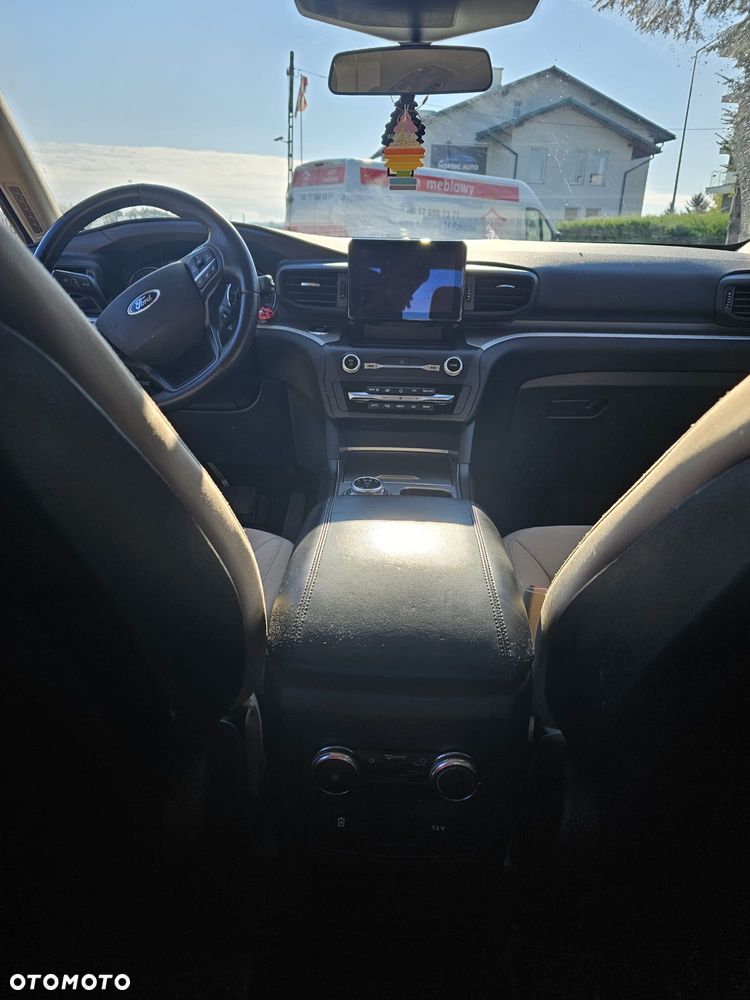Ford Explorer - 11