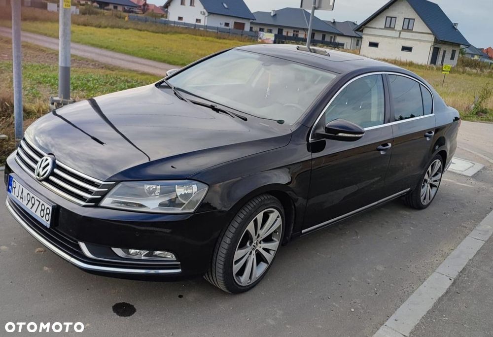 Volkswagen Passat - 1
