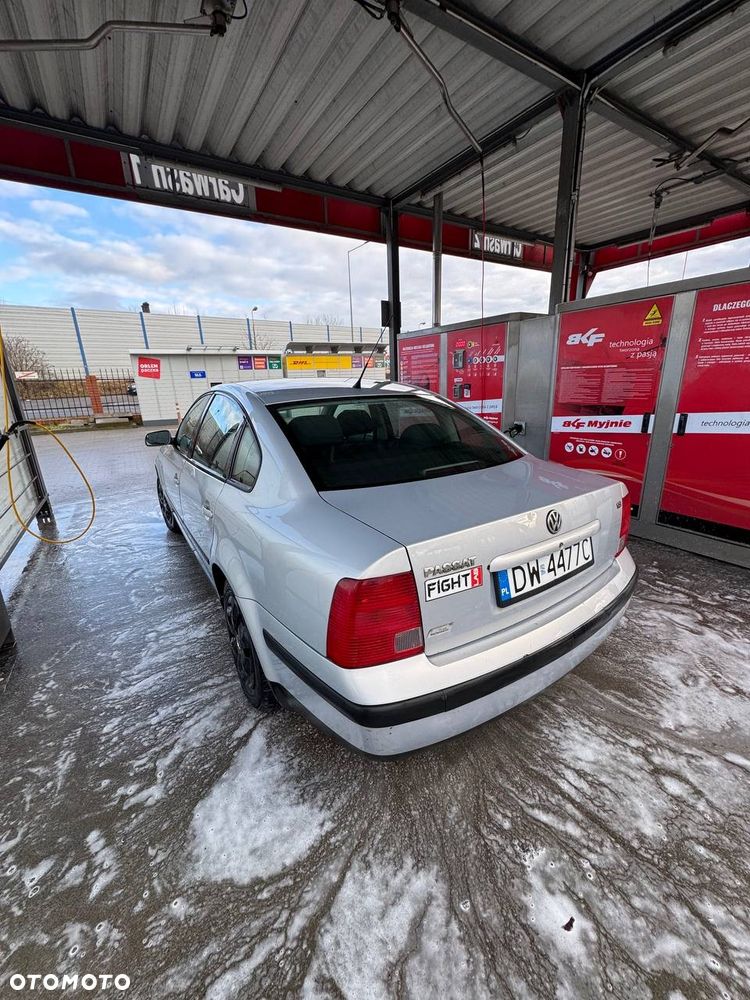 Volkswagen Passat 1.8 - 11