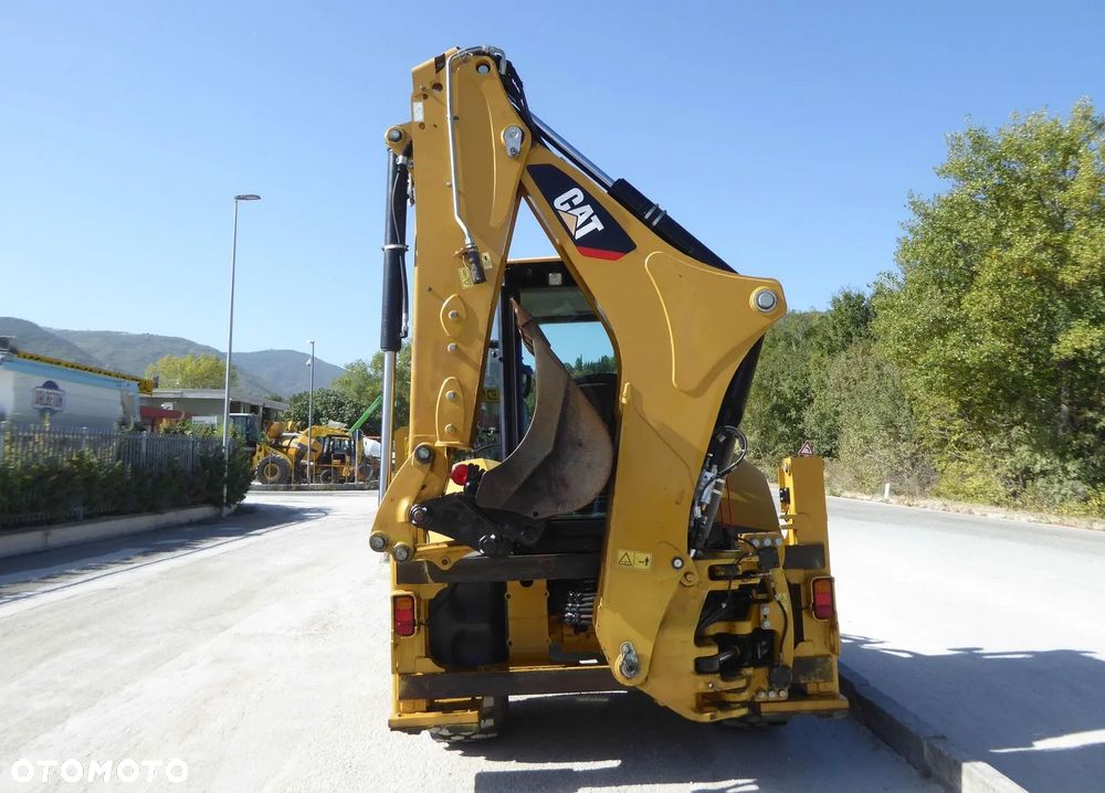 Caterpillar 432 F2 4-cylindrowy - 4
