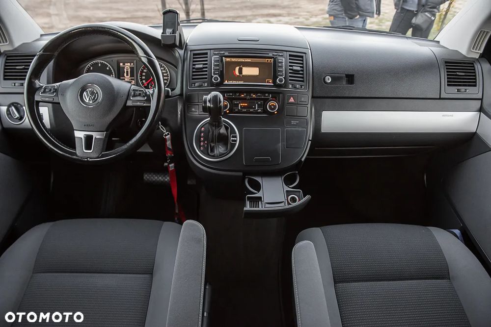 Volkswagen Multivan - 21