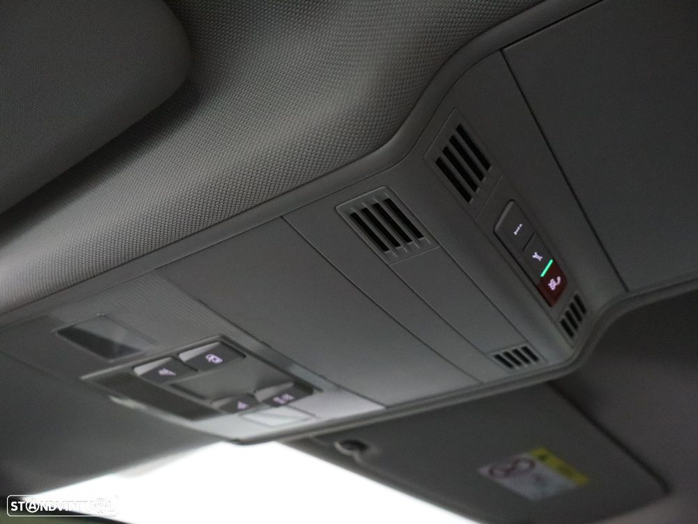 VW Touran 2.0 TDI Confortline DSG - 22