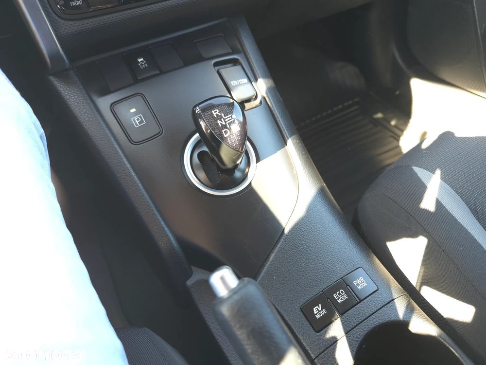 Toyota Auris 1.6 Premium - 28