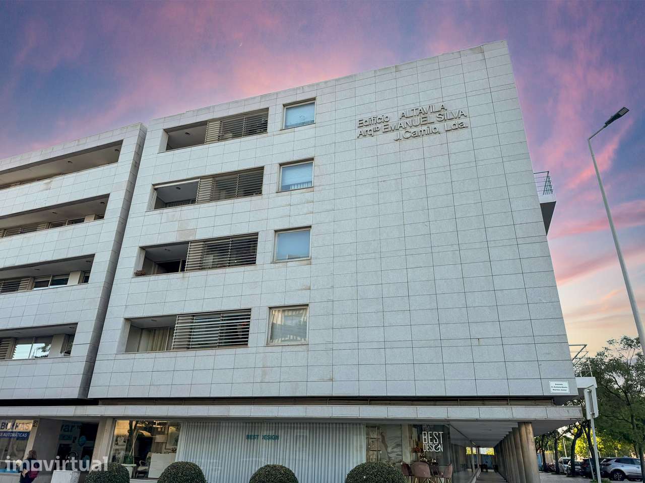Apartamento T3- Condomínio Fechado a 800 metros da praia - Grande imagem: 2/58
