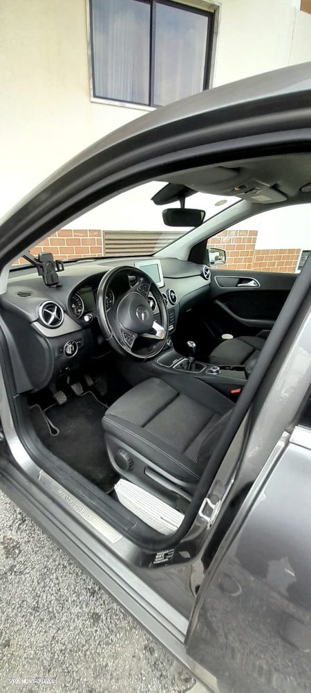 Mercedes-Benz B 180 d Style - 8