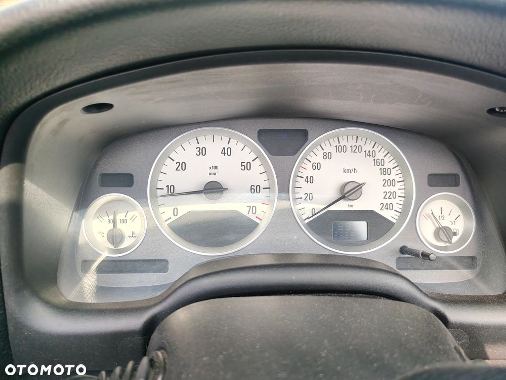 Opel Astra 1.8 Bertone - 21