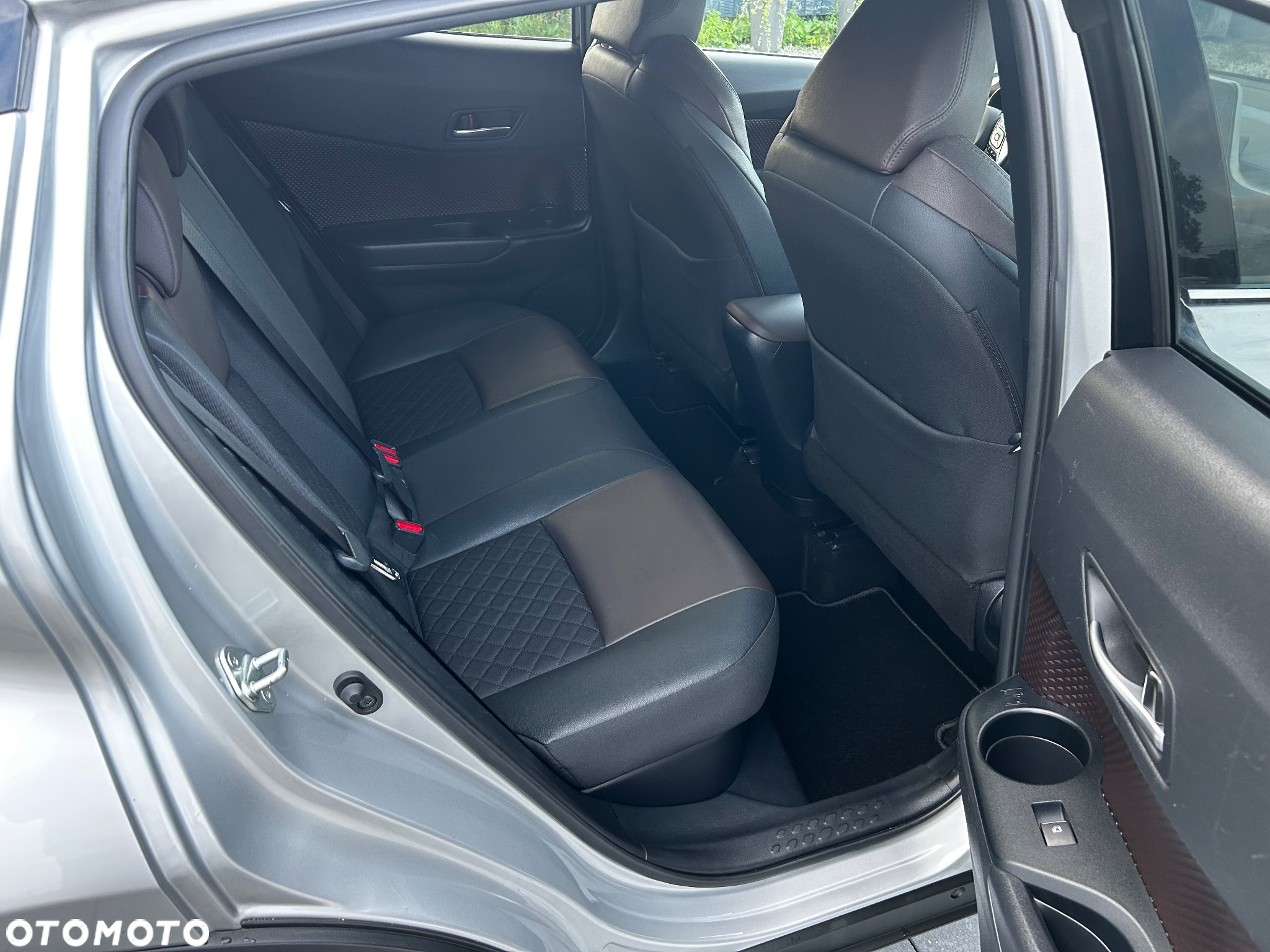 Toyota C-HR Hybrid Lounge - 15