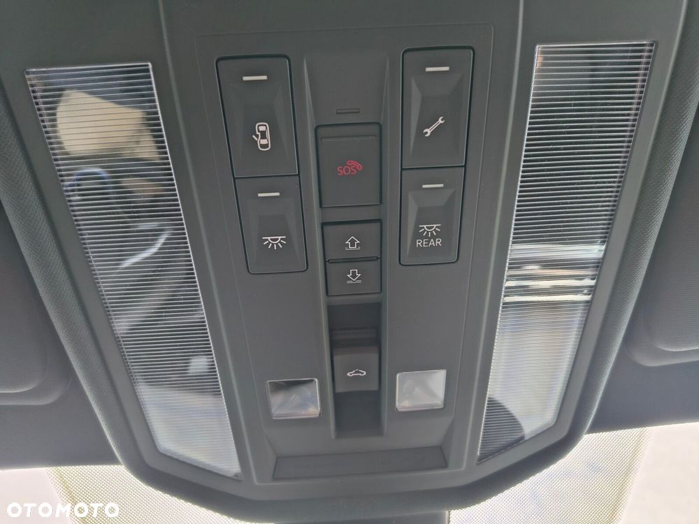 Volkswagen Touareg - 34