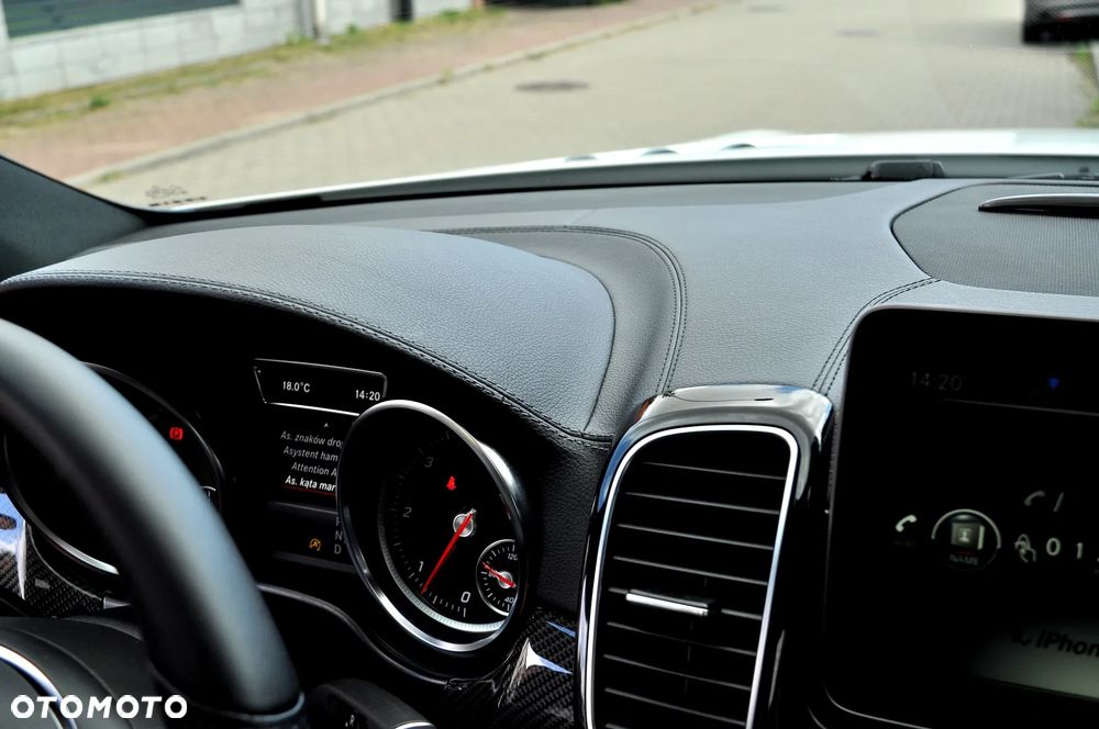 Mercedes-Benz GLE - 30