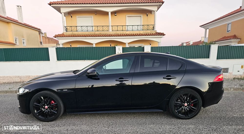 Jaguar XE 2.0 D R-Sport - 2