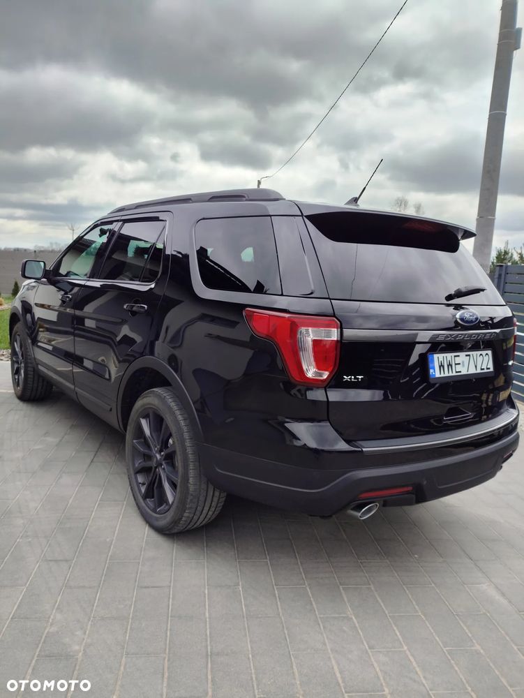 Ford Explorer - 2