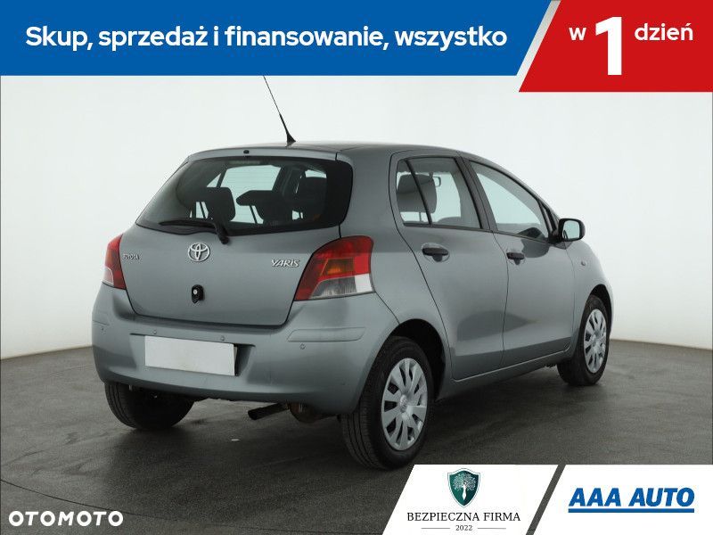Toyota Yaris - 7