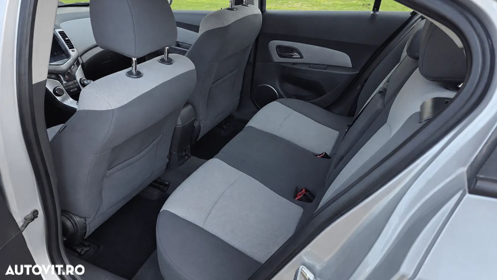 Chevrolet Cruze 2.0 LS - 3