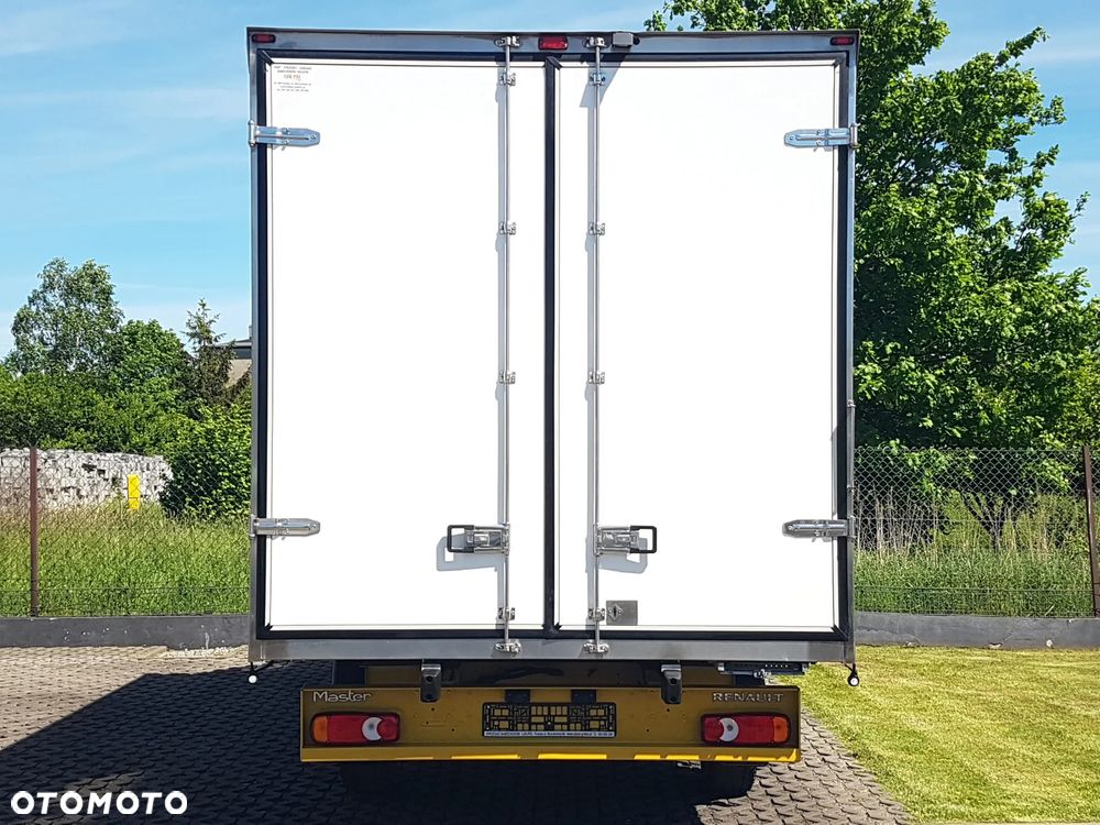 Renault MASTER KONTENER 8EP 4,22x2,24x2,24 KLIMA KRAJOWY MANUAL  6-BIEGÓW - 16