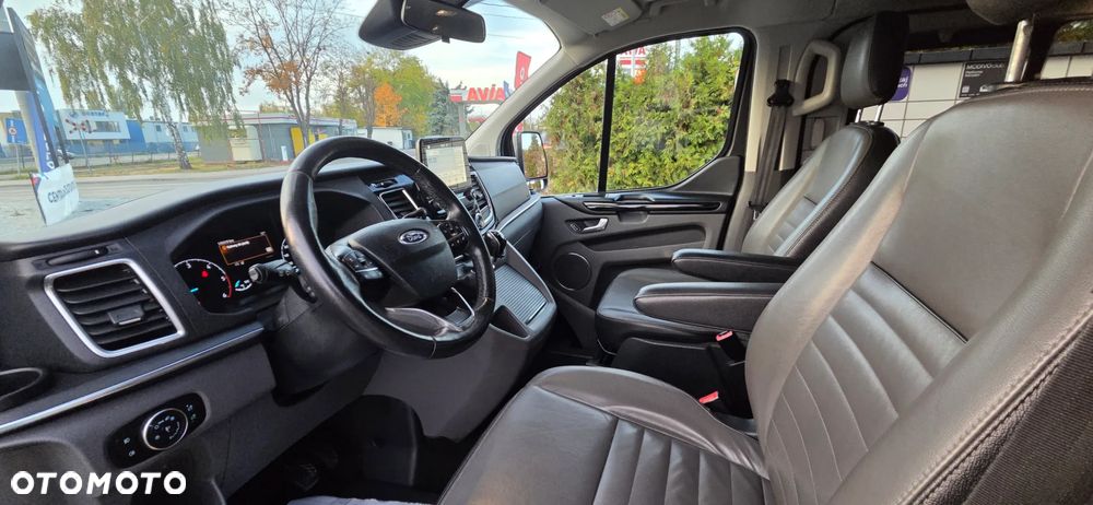 Ford Tourneo Custom - 31