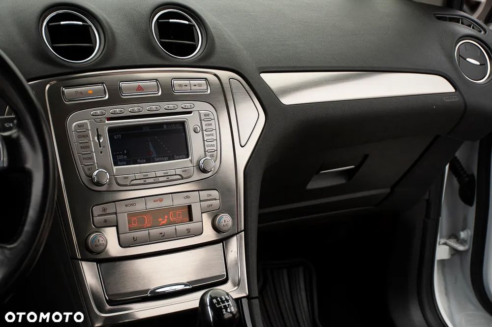 Ford Mondeo 2.0 TDCi Business Edition - 29