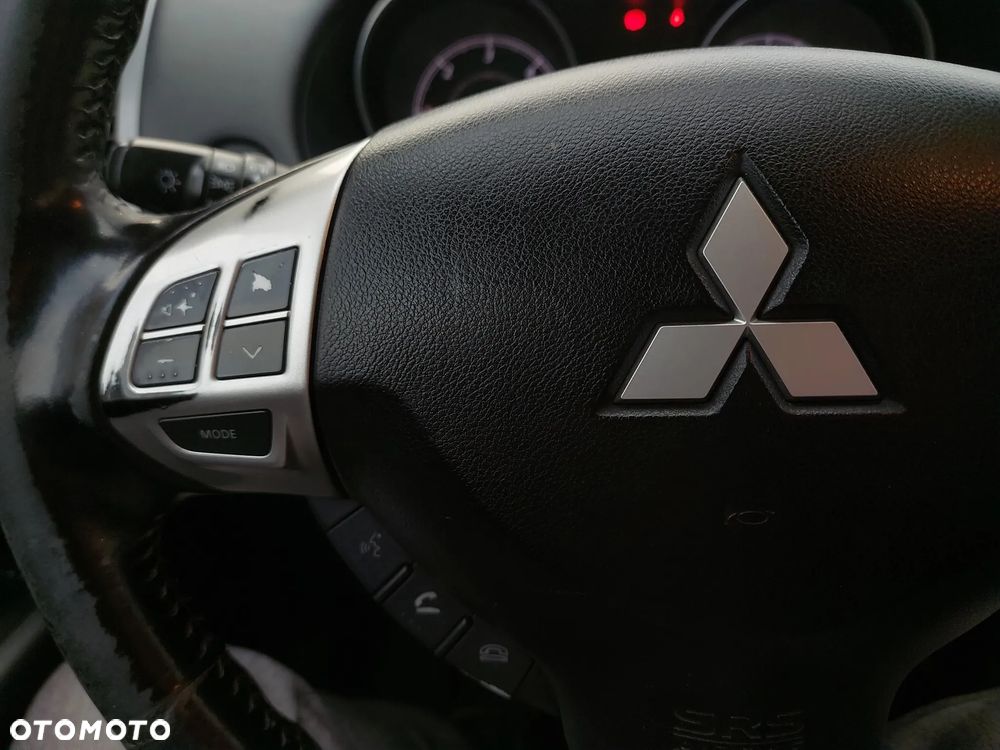 Mitsubishi Outlander 2.0 DID Instyle NAVI - 19