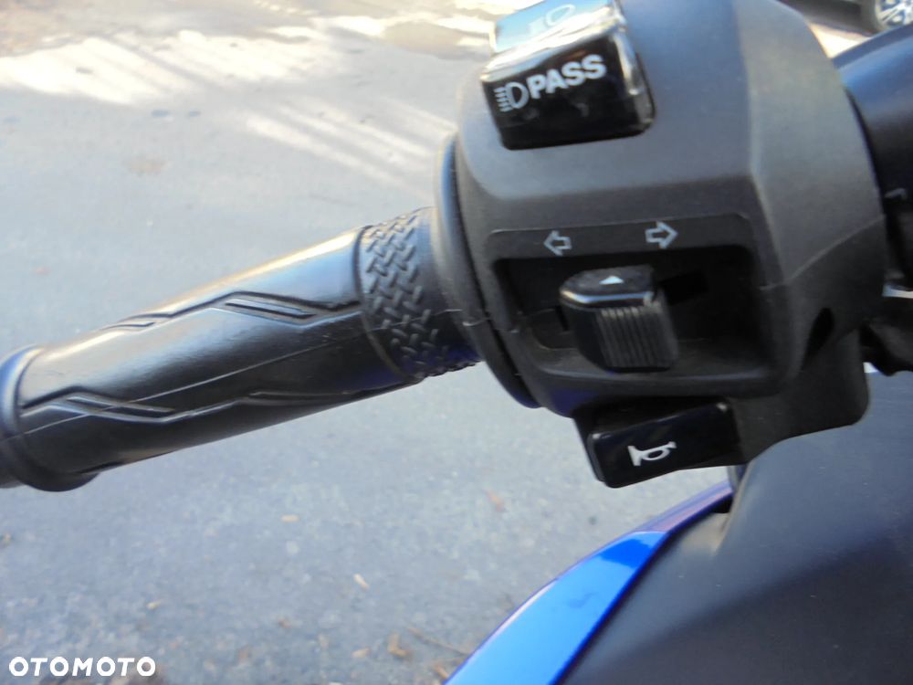 Yamaha YZF - 18