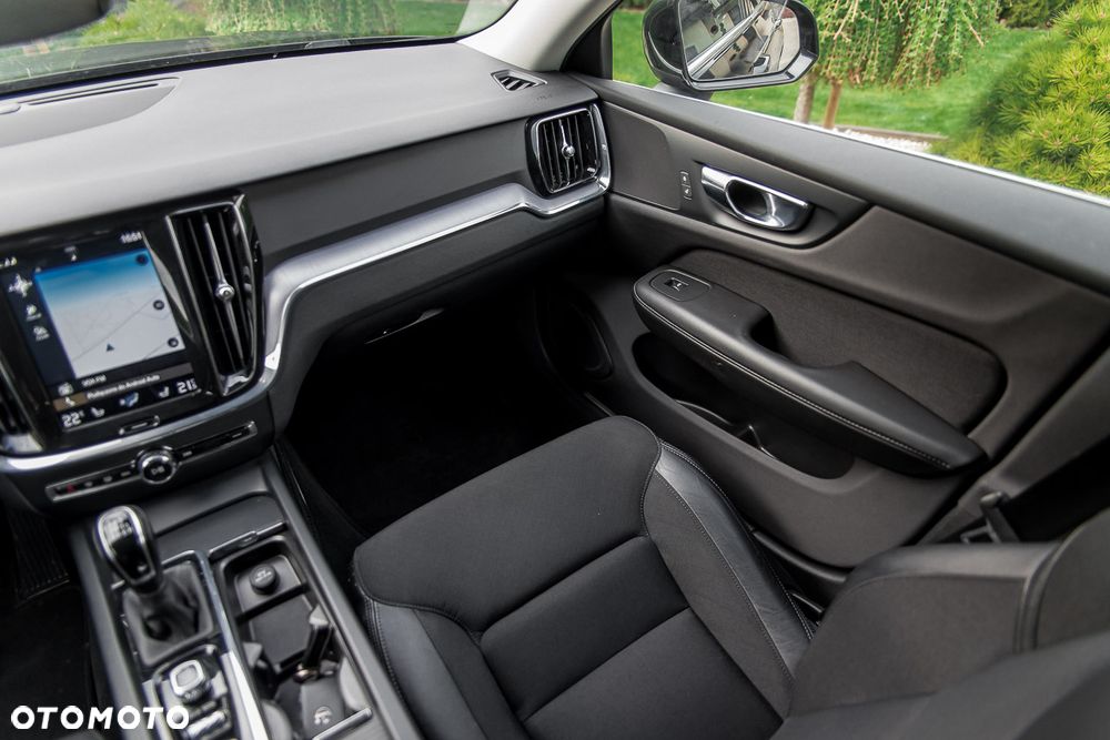 Volvo V60 D3 Drive-E Momentum - 31