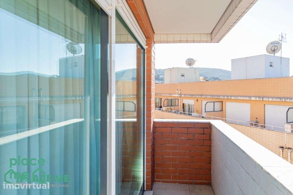 Apartamento T2 com lugar de garagem para arrendar junto à UM - Grande imagem: 5/39