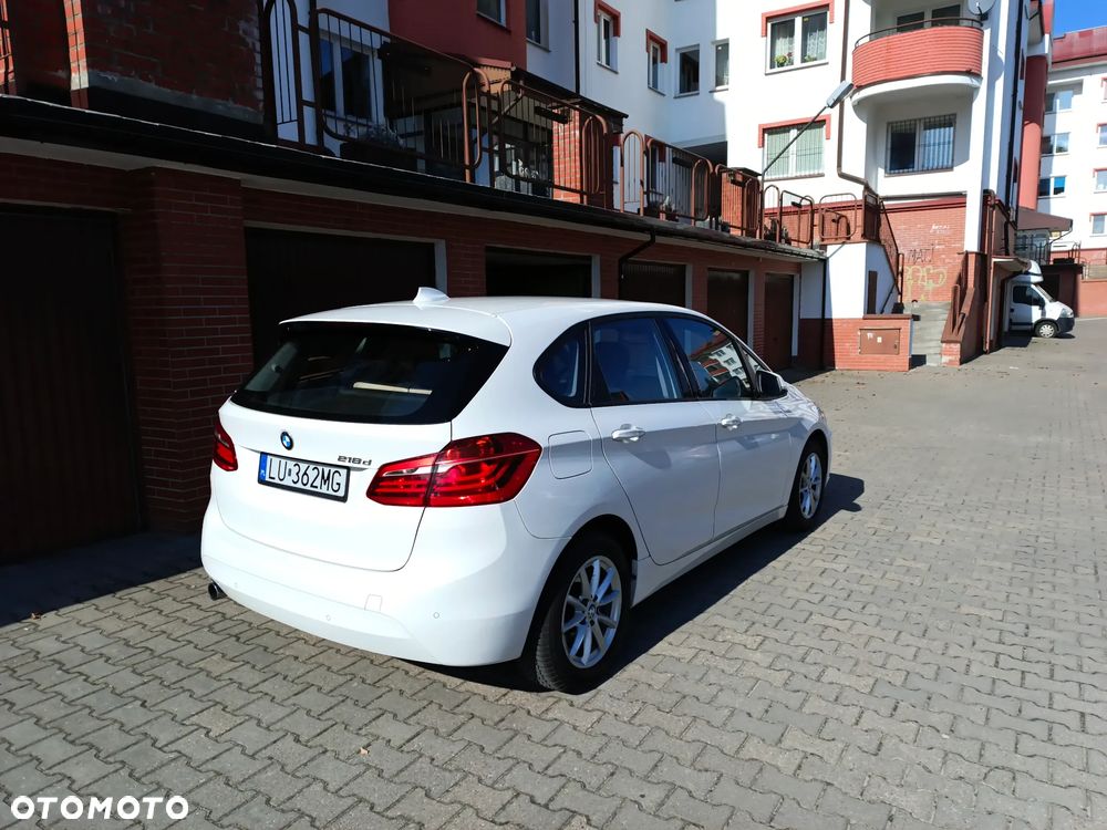 BMW Seria 2 218d - 8
