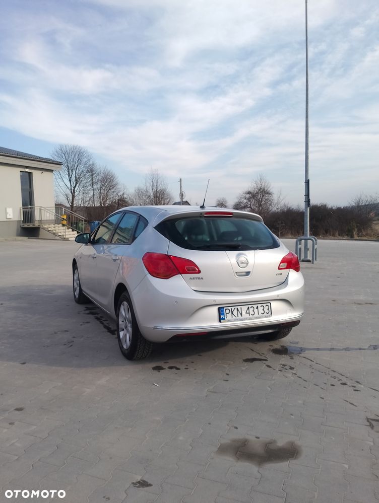 Opel Astra 1.7 CDTI Enjoy - 11