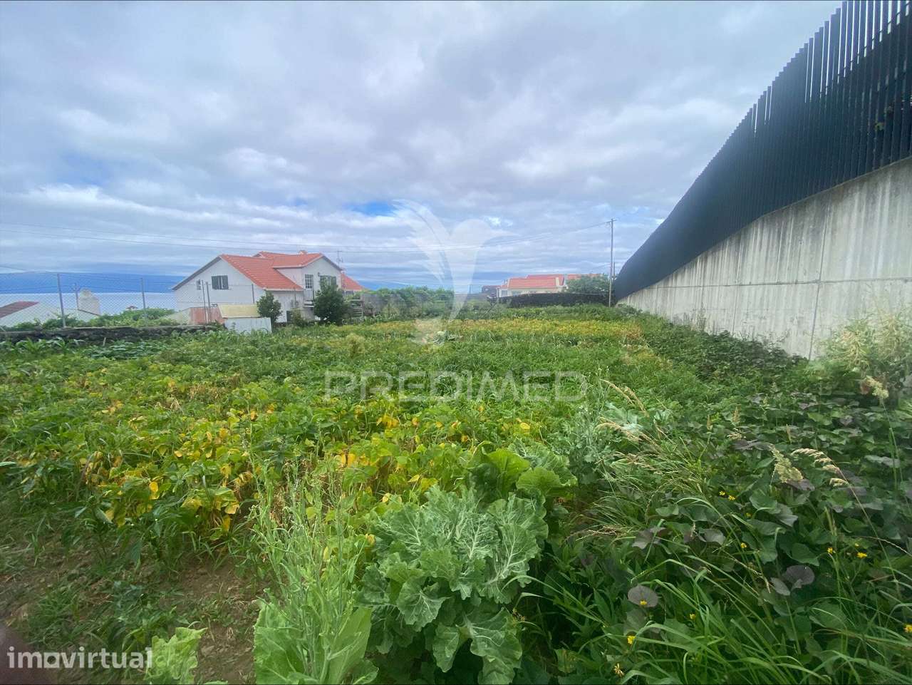 Terreno Urbanizável com 546 m² na Vila da Calheta – São Jorge - Grande imagem: 2/7