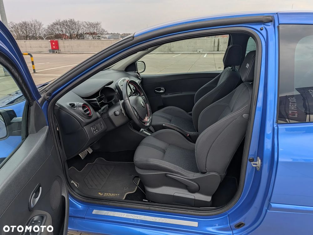 Renault Clio - 25