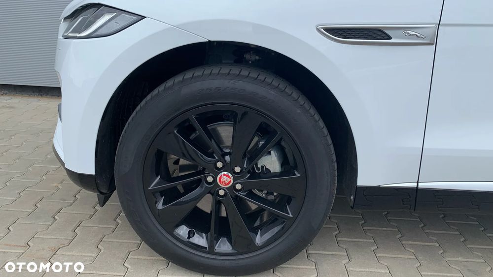 Jaguar F-Pace - 4