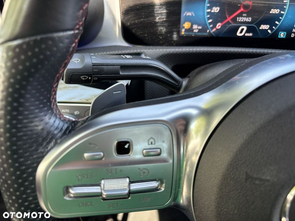 Mercedes-Benz CLA 200 7G-DCT AMG Line - 27