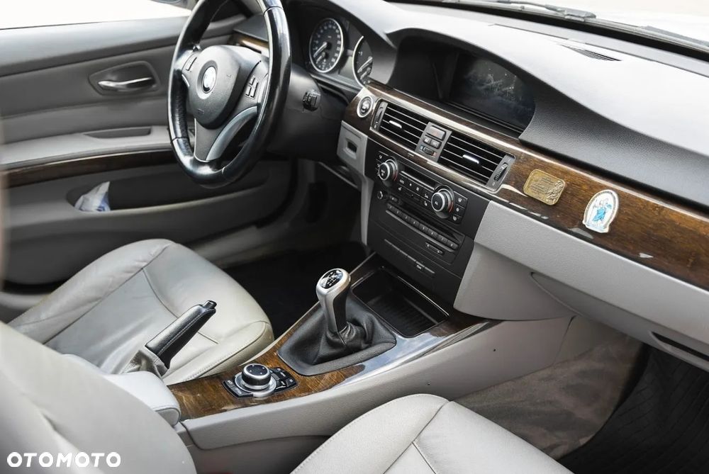 BMW Seria 3 320d - 10