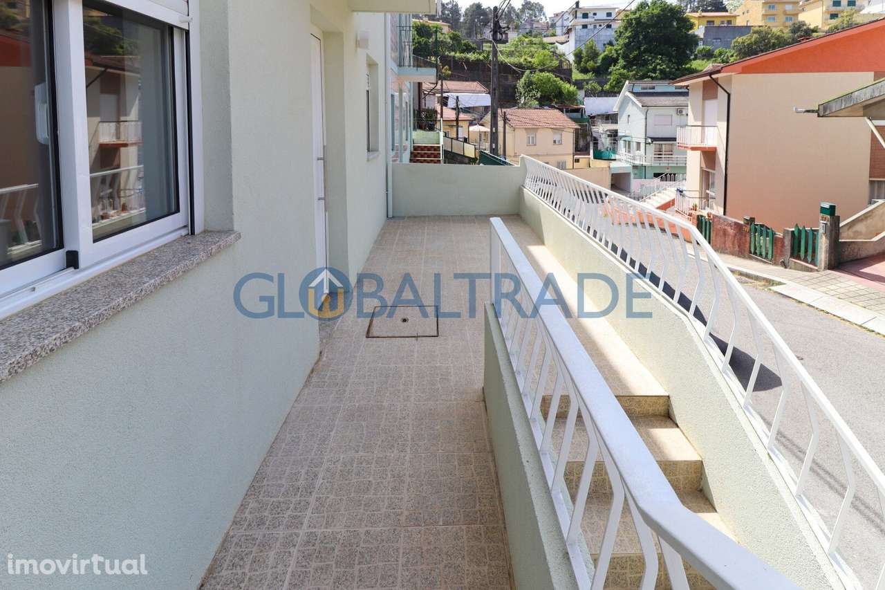 Moradia T3 Renovada & Equipada em São Pedro da Cova - Grande imagem: 5/60