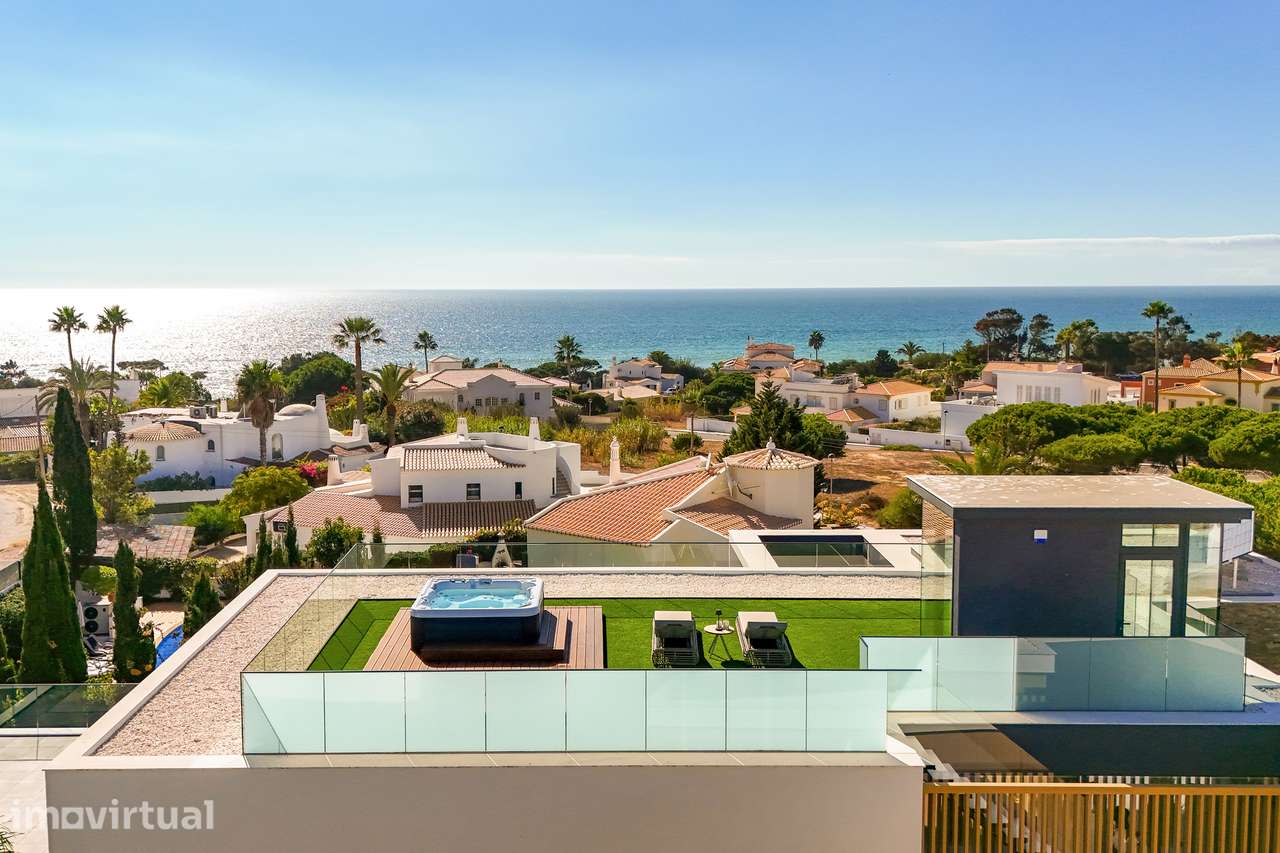 Moradia nova de luxo com vista mar a 250m da praia, vendida mobilada - Grande imagem: 2/60