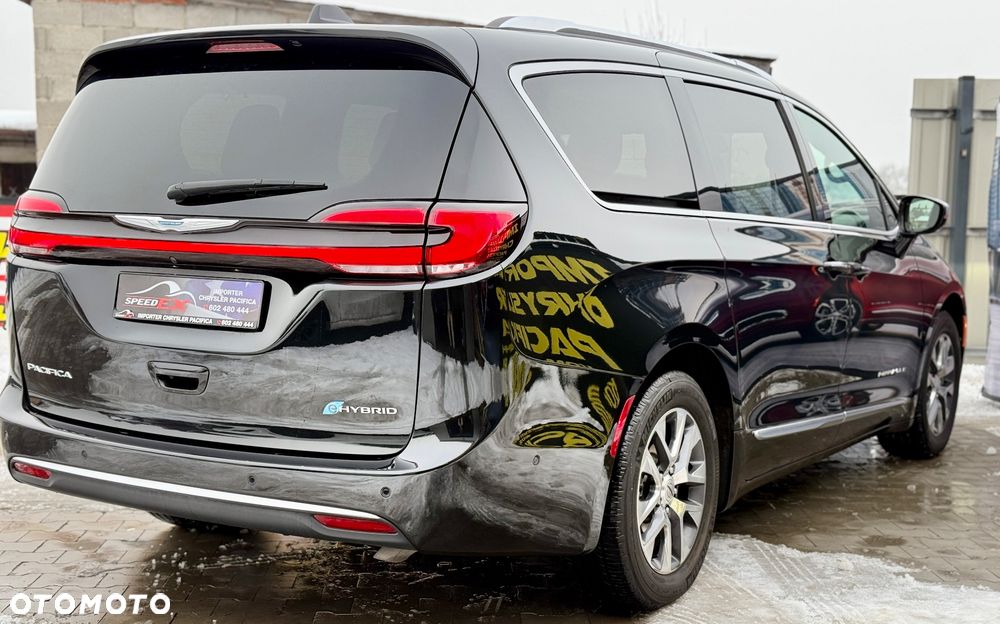 Chrysler Pacifica - 11