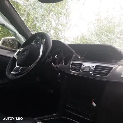 Dezmembrez Mercedes Benz E220 - 5