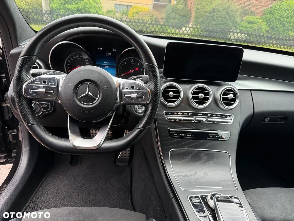 Mercedes-Benz Klasa C 220 d 9G-TRONIC AMG Line - 22