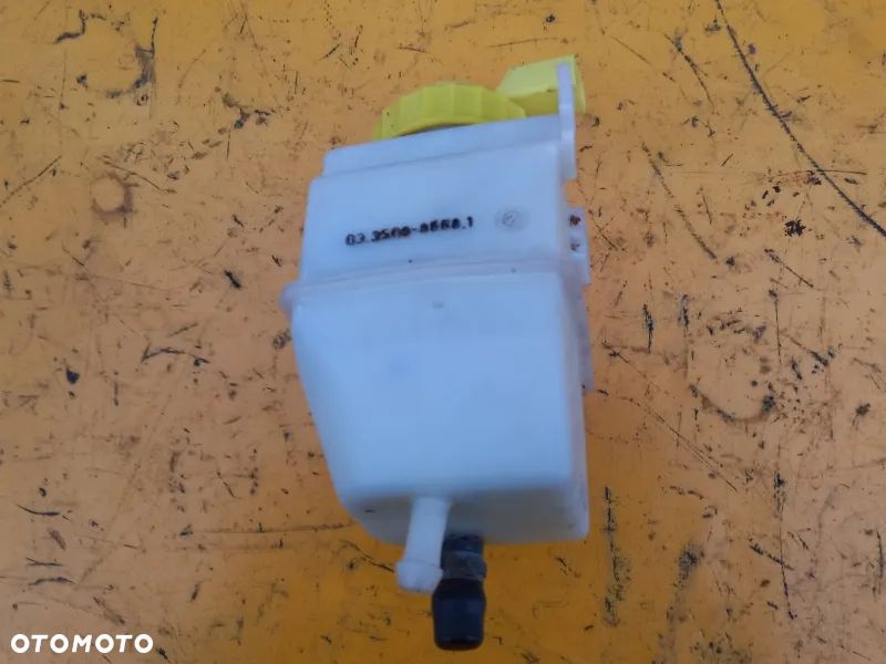 Zbiorniczek płynu hamulcowego Case Maxxum 140 - 3