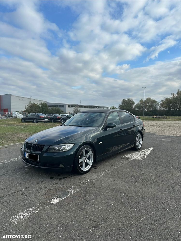 BMW Seria 3 318i Touring - 1