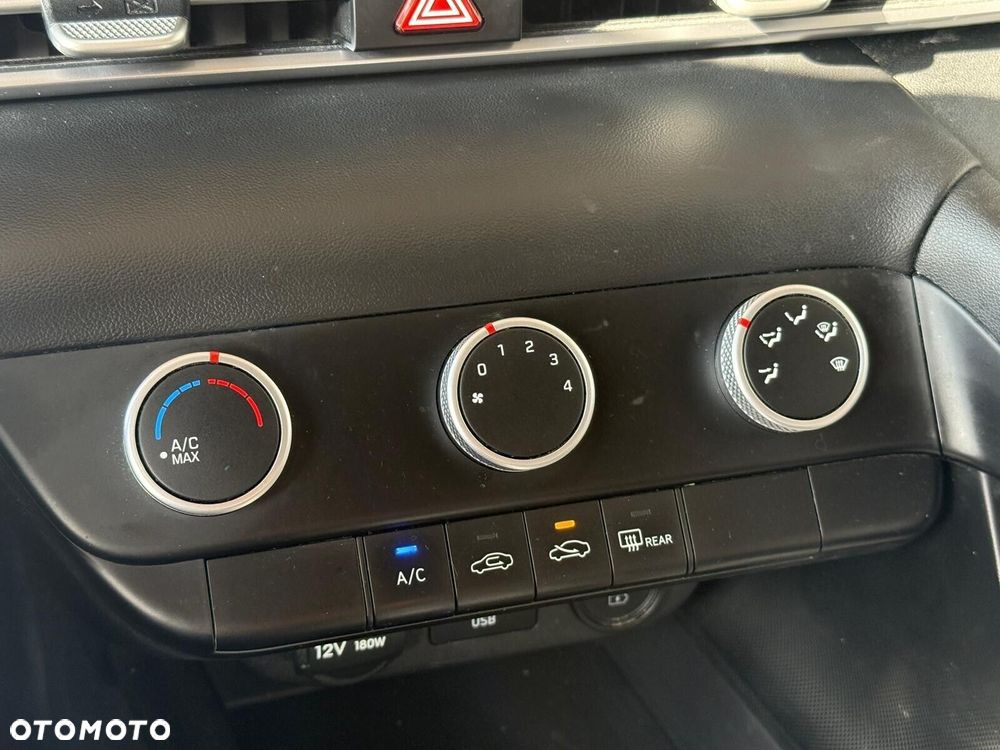 Hyundai Elantra - 23