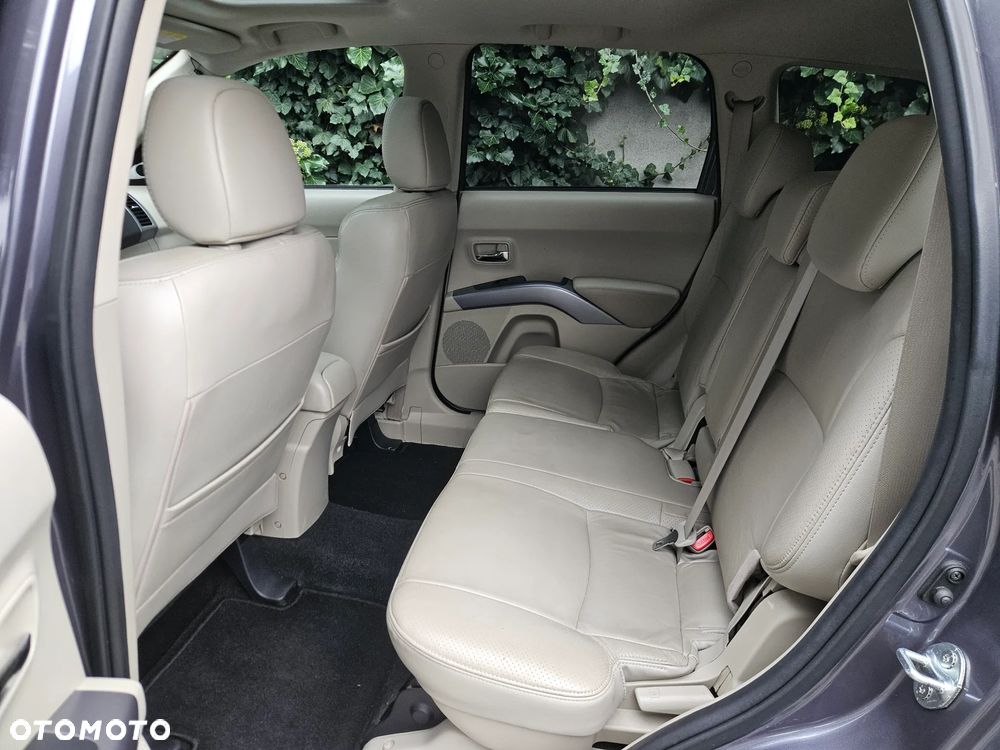Mitsubishi Outlander 2.2 DI-D 4WD Intense - 21