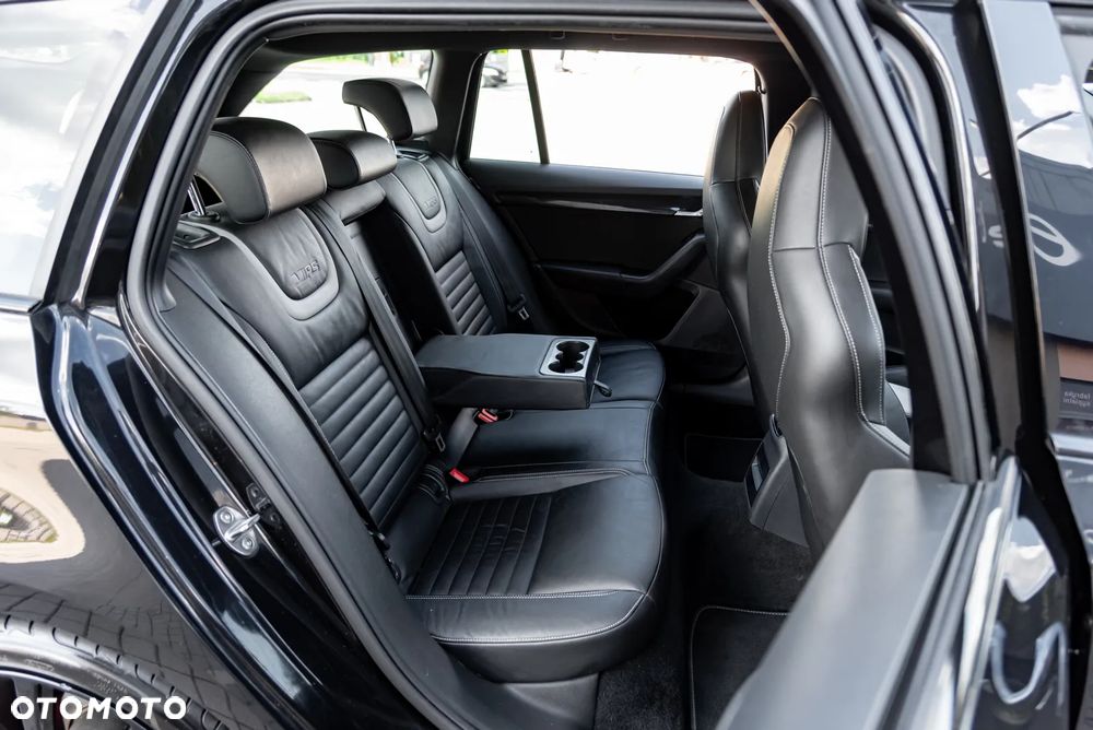 Skoda Octavia 2.0 TSI (Green tec) DSG RS - 38