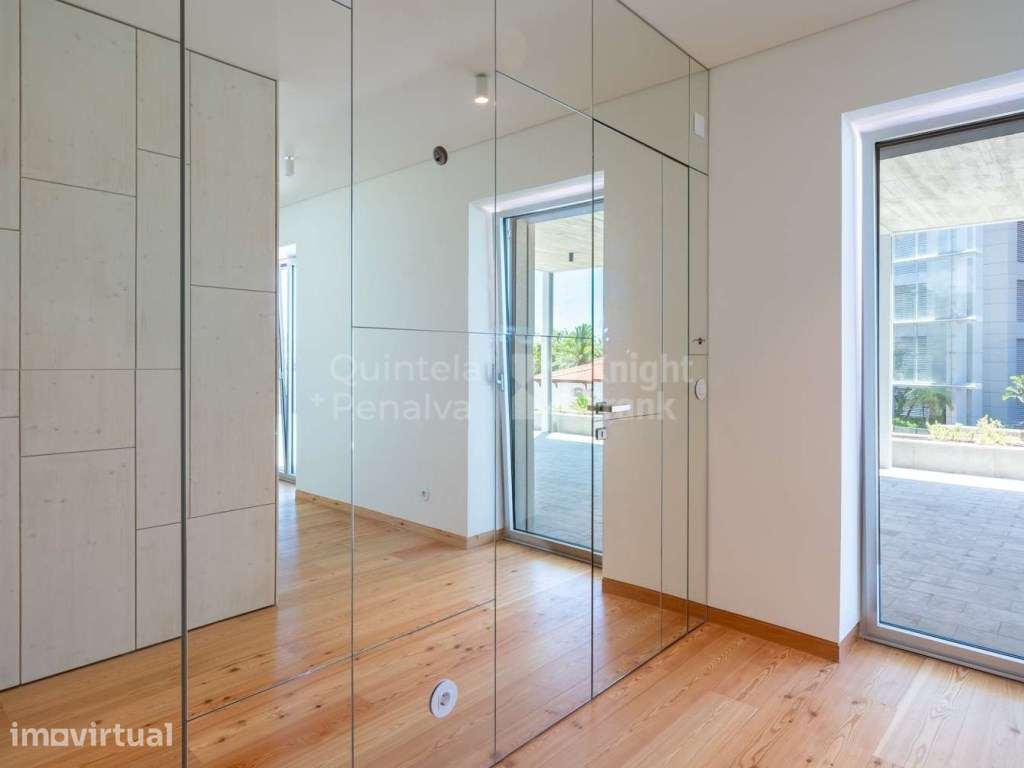 Apartamento T3 com jardim e piscina para arrendamento no Monte Estoril - Grande imagem: 3/45