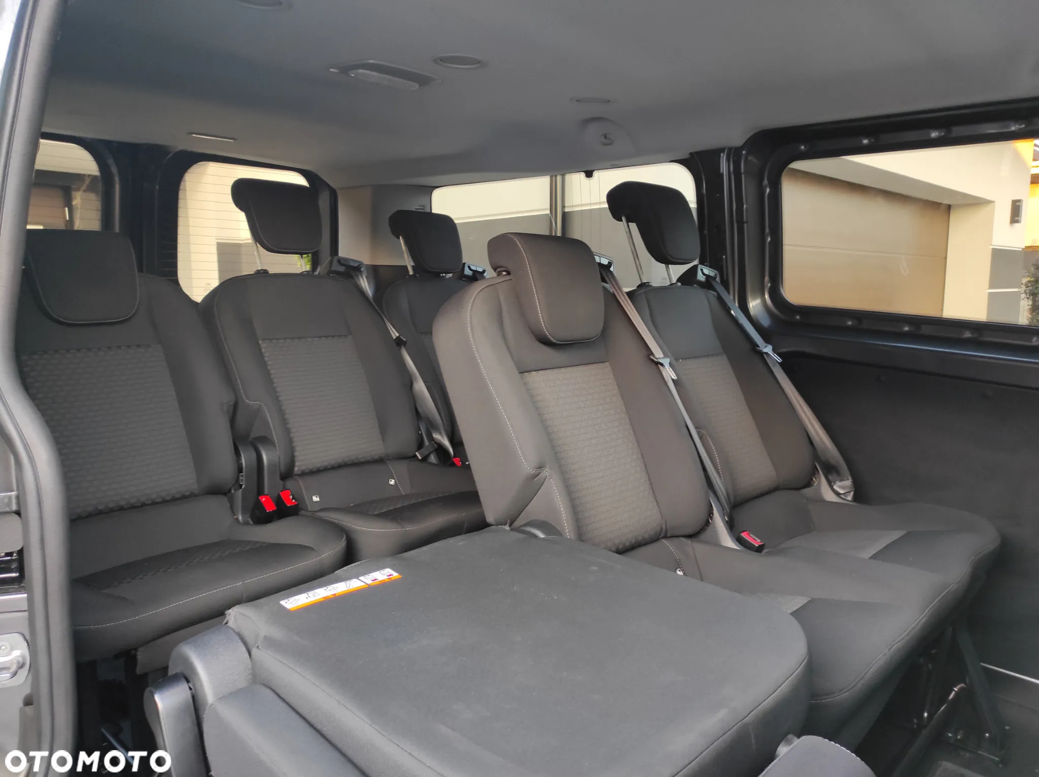 Ford Tourneo Custom - 25