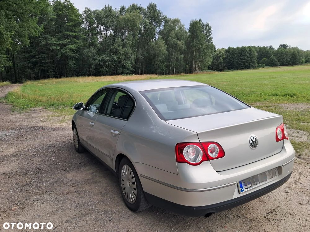 Volkswagen Passat - 2
