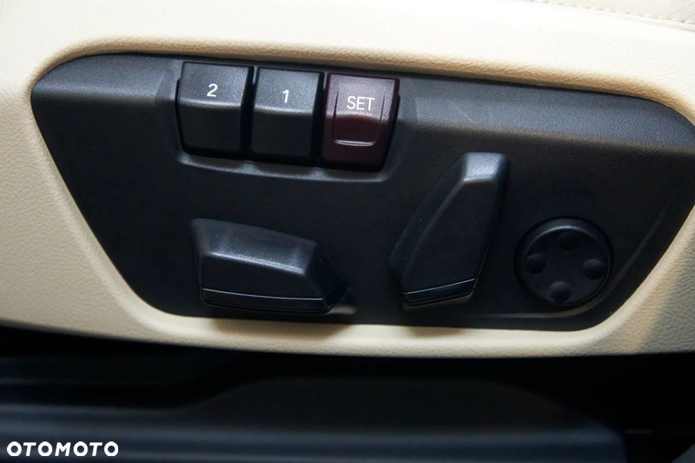 BMW X1 xDrive20i xLine - 7